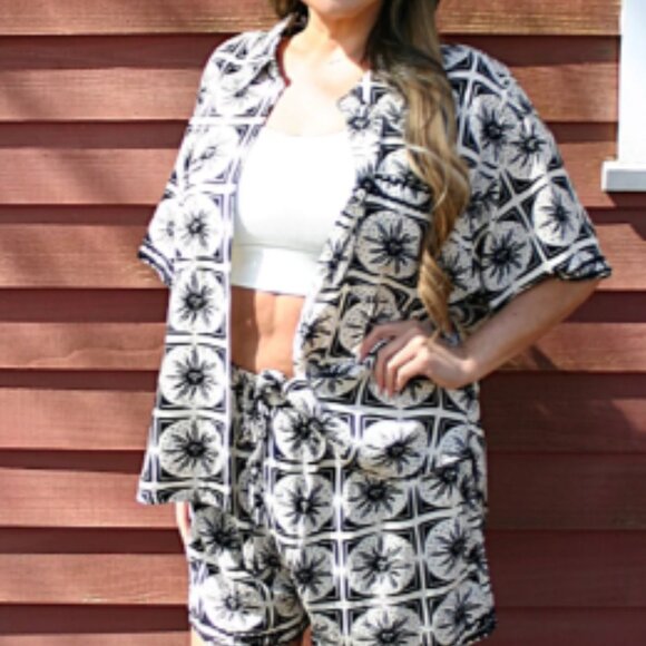 SUN SHIRT AND SHORT SET - Picture 1 of 2